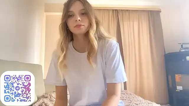 roouse – webcam model profile photo Image 3