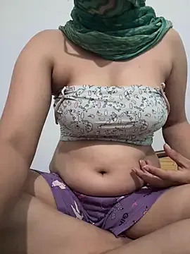 _MiaQueen_ – webcam model profile photo Image 2