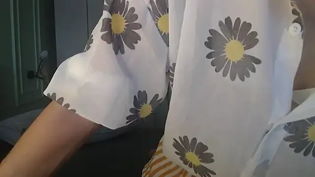 LindaFarmer – webcam model profile photo Image 2