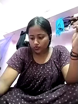 roouse – webcam model profile photo Image 10