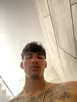  – webcam model profile photo Image 18