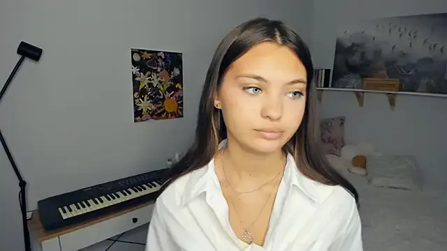 MondoNeko – webcam model profile photo Image 2