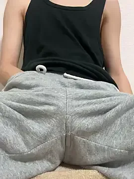 roouse – webcam model profile photo Image 7