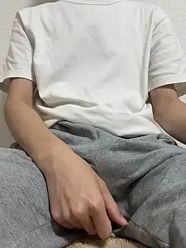 roouse – webcam model profile photo Image 9