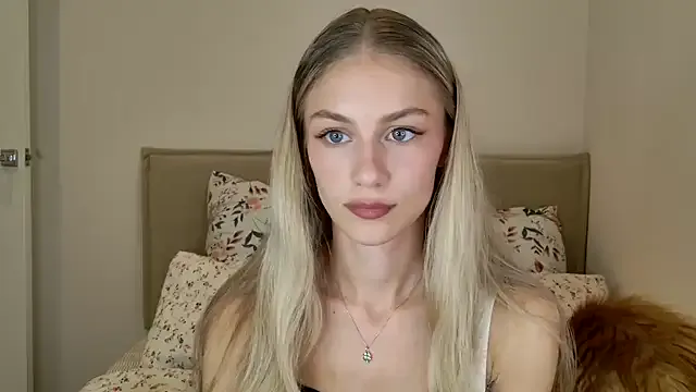  – webcam model profile photo Image 17