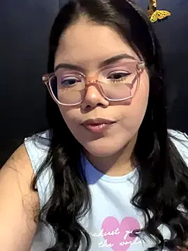 Humsafa-13 – webcam model profile photo Image 3