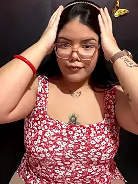 Humsafa-13 – webcam model profile photo Image 4