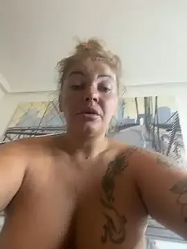  – webcam model profile photo Image 10