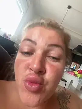  – webcam model profile photo Image 11