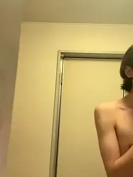  – webcam model profile photo Image 13