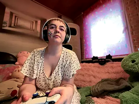 Nonchan_ – webcam model profile photo Image 3