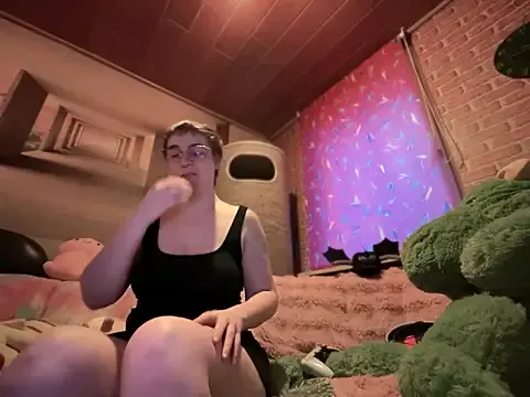 Nonchan_ – webcam model profile photo Image 4