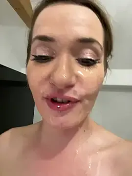 hina_porn – webcam model profile photo Image 9