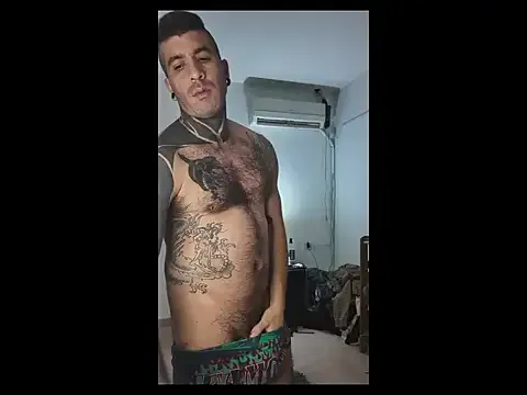  – webcam model profile photo Image 11