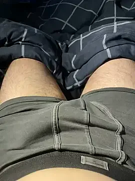 roouse – webcam model profile photo Image 8