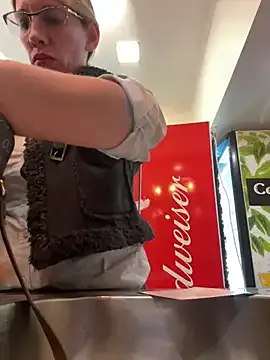 KikiVega – webcam model profile photo Image 13