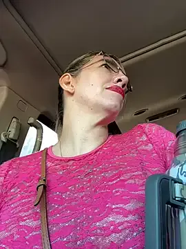 KikiVega – webcam model profile photo Image 6