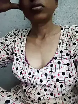 seraphine23 – webcam model profile photo Image 17