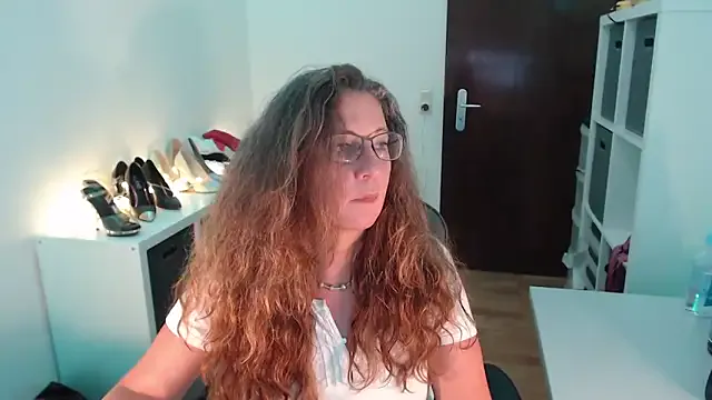 _MiaQueen_ – webcam model profile photo Image 10