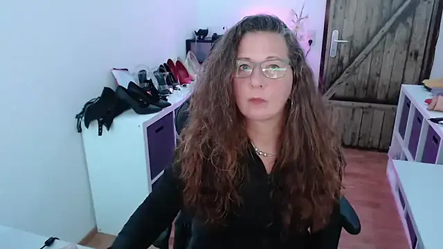_MiaQueen_ – webcam model profile photo Image 16