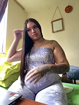  – webcam model profile photo Image 8