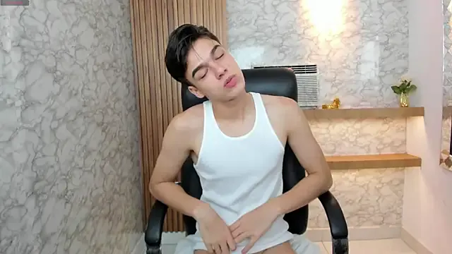  – webcam model profile photo Image 4