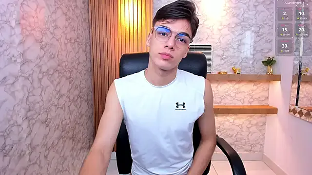  – webcam model profile photo Image 5