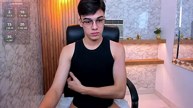  – webcam model profile photo Image 7