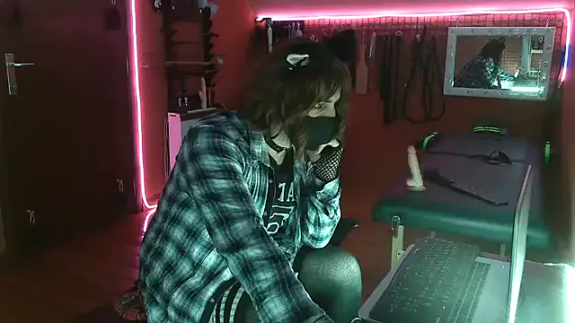 Humsafar-HDX-13 – webcam model profile photo Image 11