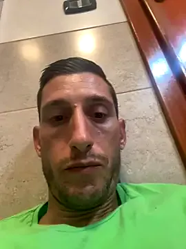 roouse – webcam model profile photo Image 6