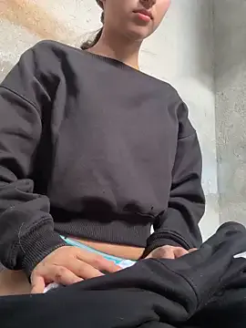 18yoteenvirgin – webcam model profile photo Image 9