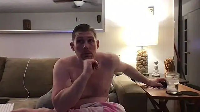 roouse – webcam model profile photo Image 10