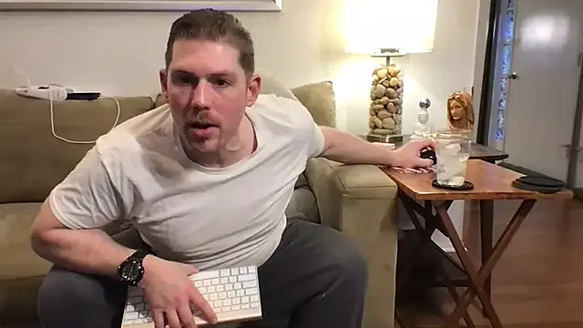 roouse – webcam model profile photo Image 11