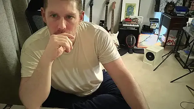 roouse – webcam model profile photo Image 15