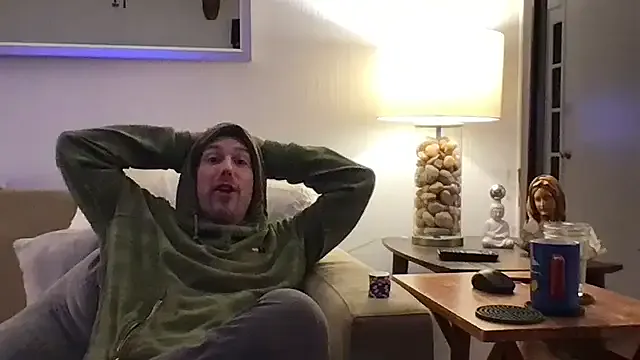 roouse – webcam model profile photo Image 16