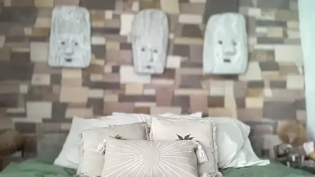 Mia--meow – webcam model profile photo Image 6