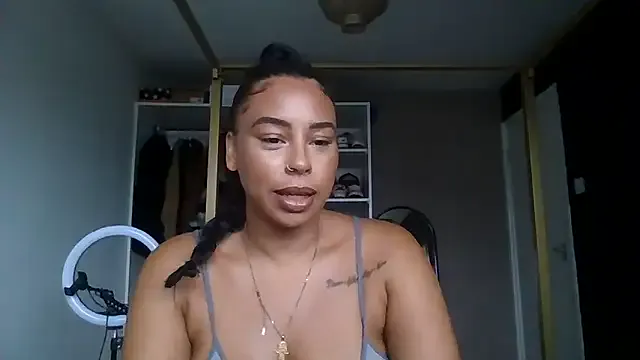 Mia--meow – webcam model profile photo Image 4