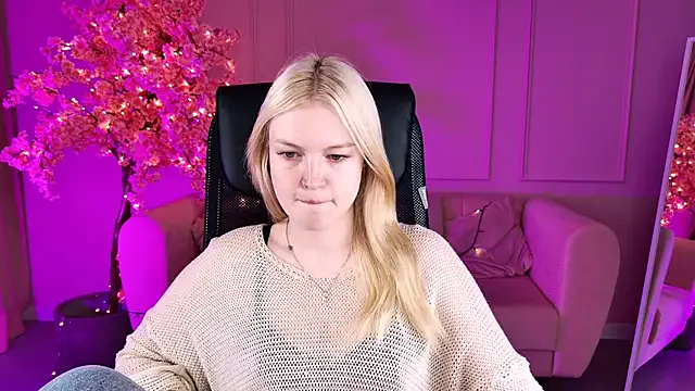 Megu_Melon – webcam model profile photo Image 13