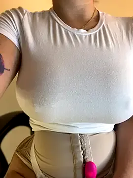 maataaan – webcam model profile photo Image 5