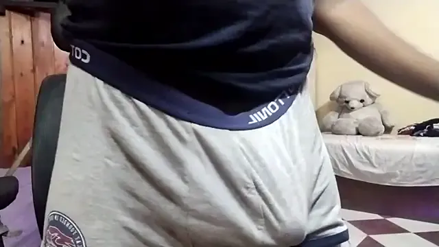  – webcam model profile photo Image 7