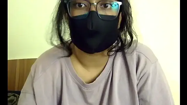  – webcam model profile photo Image 3