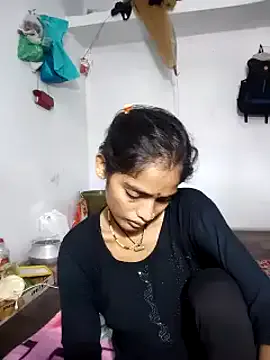 roouse – webcam model profile photo Image 12