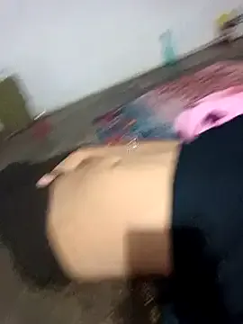 roouse – webcam model profile photo Image 15