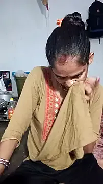 roouse – webcam model profile photo Image 16