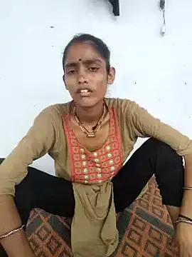 roouse – webcam model profile photo Image 7