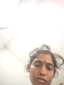 roouse – webcam model profile photo Image 9