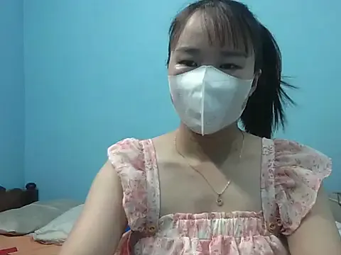 seraphine23 – webcam model profile photo Image 3
