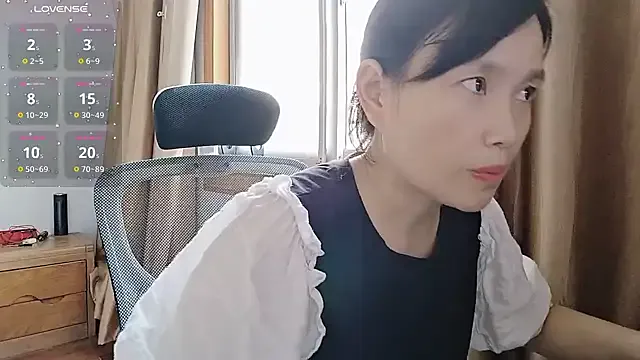 lucyrossink – webcam model profile photo Image 14