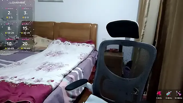 lucyrossink – webcam model profile photo Image 2