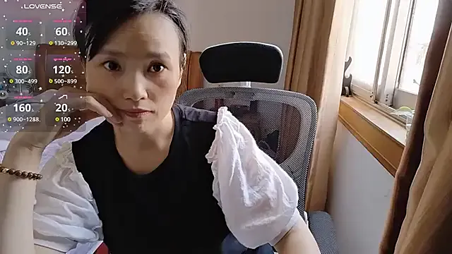 lucyrossink – webcam model profile photo Image 4